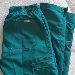 Figs yola skinny scrub pant